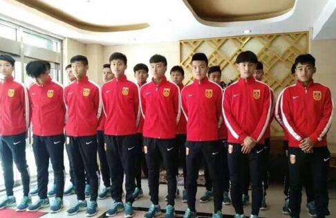 2017年中国电影市场票房和观影人次再创新高，作为世界第二大电影市场的地位更加稳固